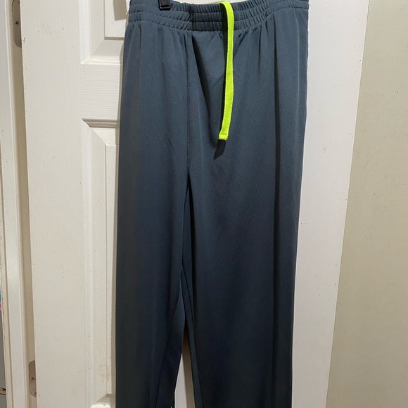 grey and yellow sweats - Picture 8 of 10